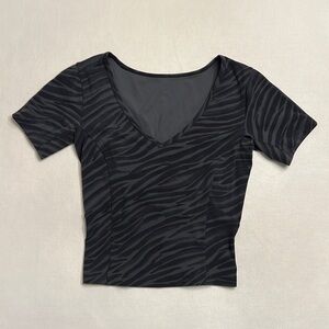 Lululemon Nulu Slim Align T-shirt Zebra Print V neck Short Sleeve